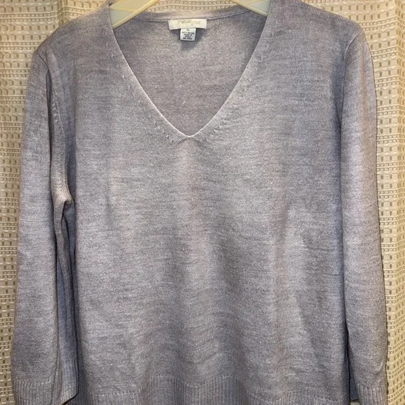 mercer & madison Lavender V-Neck Sweater - Soft Lightweight Knit - Picture 4 of 9